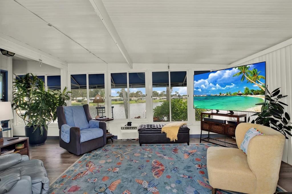 For Sale: $299,500 (2 beds, 2 baths, 1434 Square Feet)