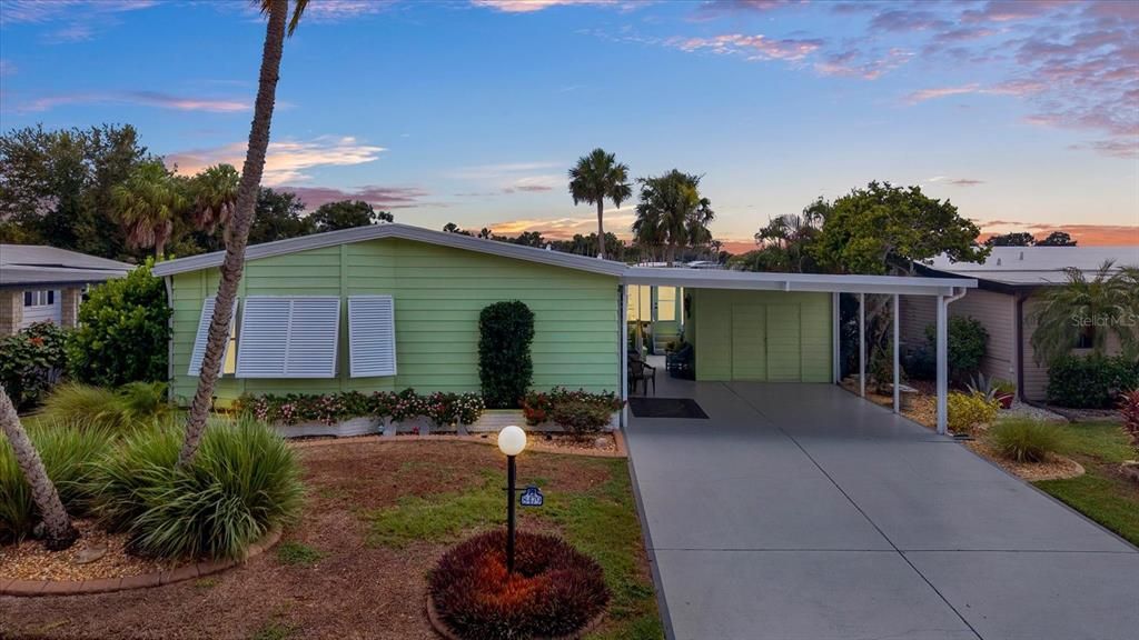 For Sale: $299,500 (2 beds, 2 baths, 1434 Square Feet)