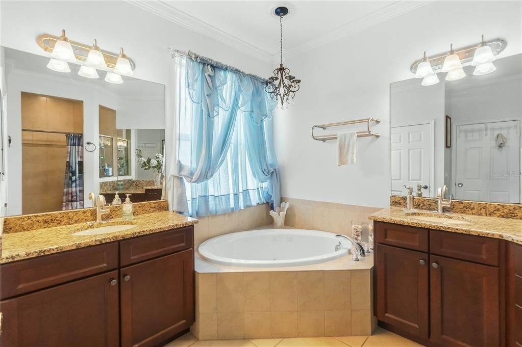 For Sale: $484,900 (4 beds, 3 baths, 2532 Square Feet)