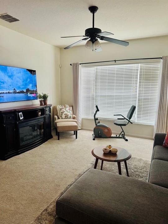 For Rent: $2,300 (3 beds, 3 baths, 1675 Square Feet)