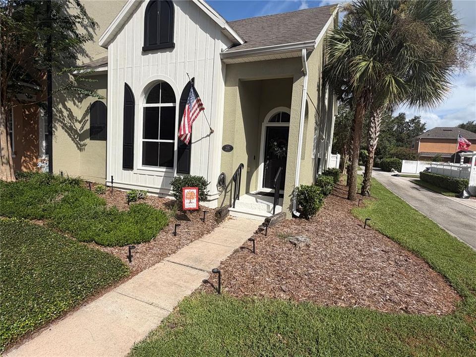 For Rent: $2,300 (3 beds, 3 baths, 1675 Square Feet)