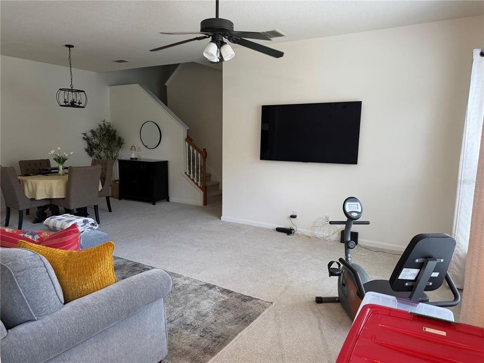 For Rent: $2,300 (3 beds, 3 baths, 1675 Square Feet)