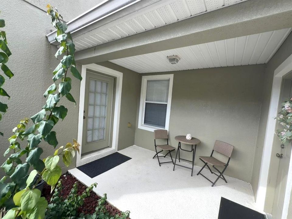 For Rent: $2,300 (3 beds, 3 baths, 1675 Square Feet)