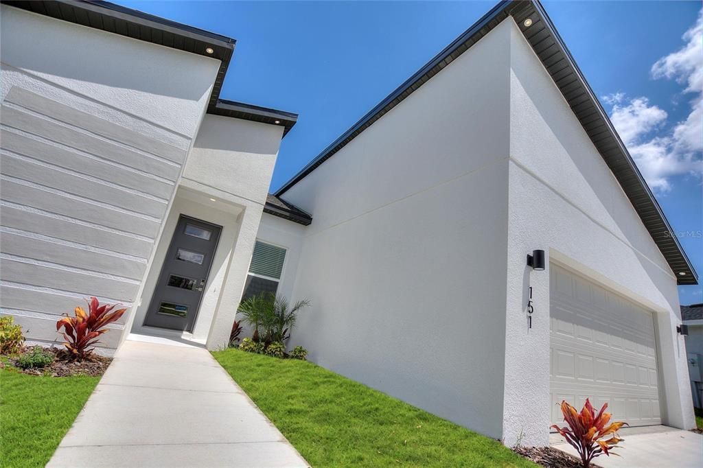 For Rent: $2,095 (4 beds, 2 baths, 1670 Square Feet)