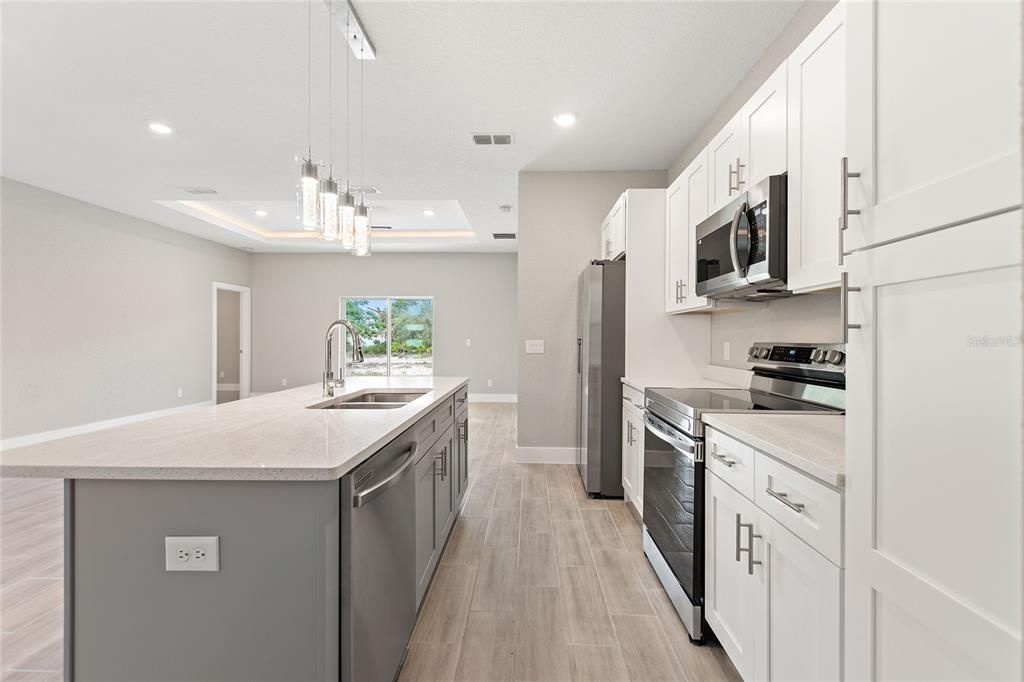 For Rent: $2,095 (4 beds, 2 baths, 1670 Square Feet)