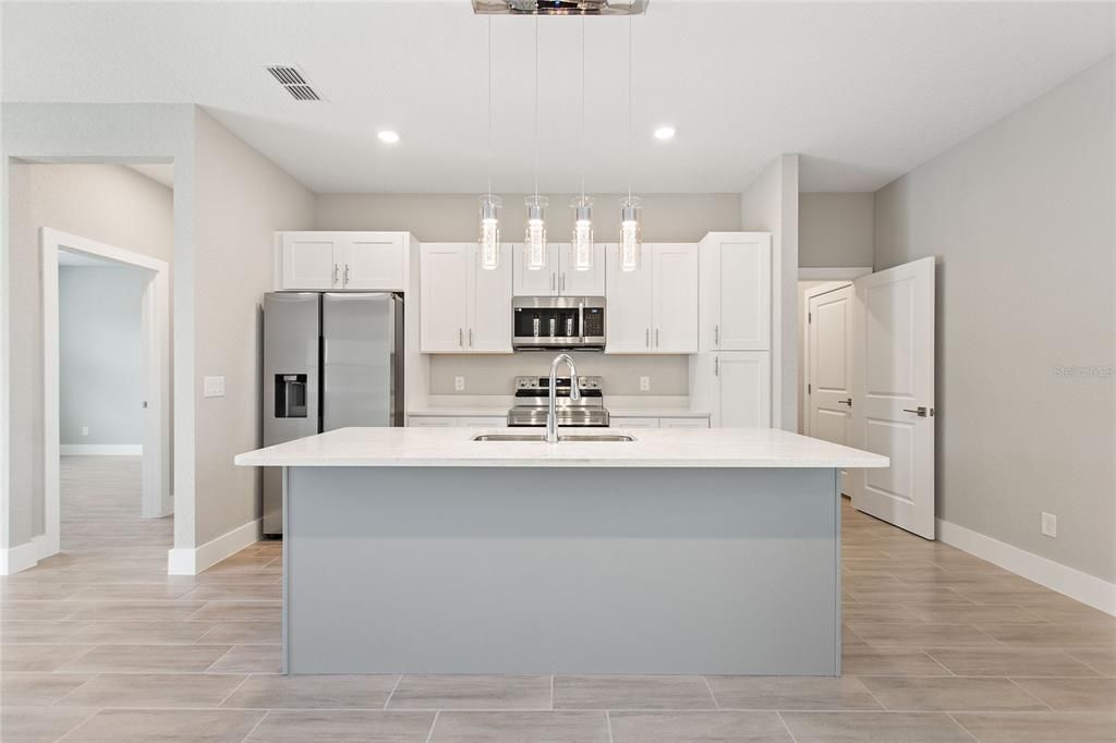 For Rent: $2,095 (4 beds, 2 baths, 1670 Square Feet)