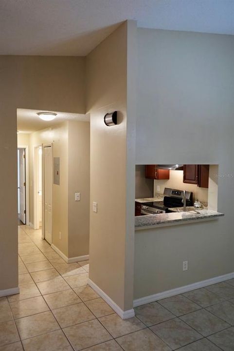 For Sale: $149,900 (2 beds, 2 baths, 912 Square Feet)