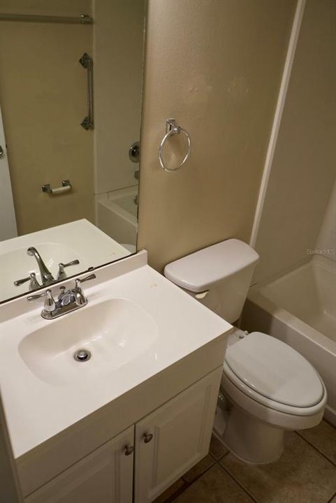For Sale: $149,900 (2 beds, 2 baths, 912 Square Feet)