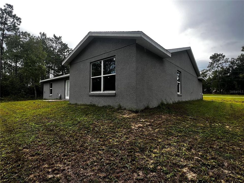 For Sale: $440,000 (4 beds, 2 baths, 1700 Square Feet)