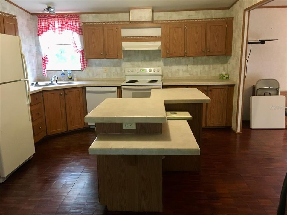For Sale: $214,900 (4 beds, 2 baths, 1809 Square Feet)
