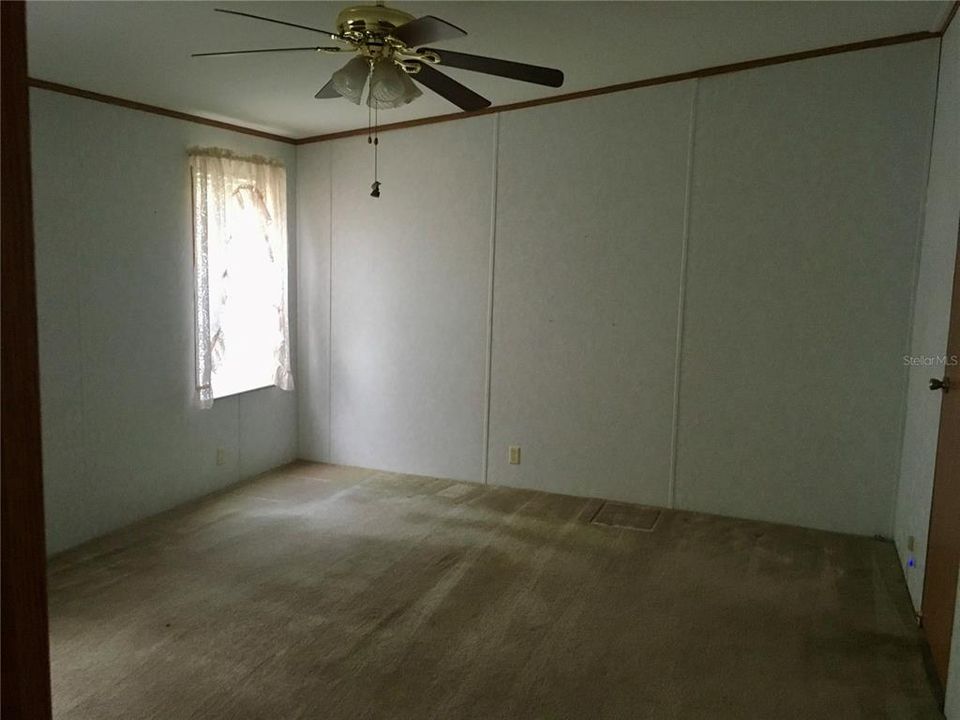 For Sale: $214,900 (4 beds, 2 baths, 1809 Square Feet)