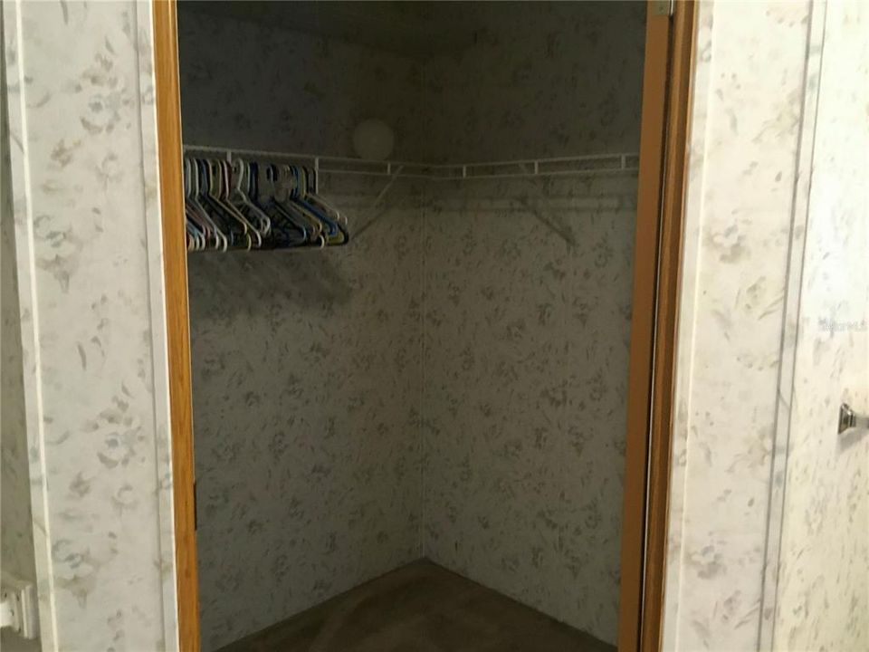For Sale: $214,900 (4 beds, 2 baths, 1809 Square Feet)