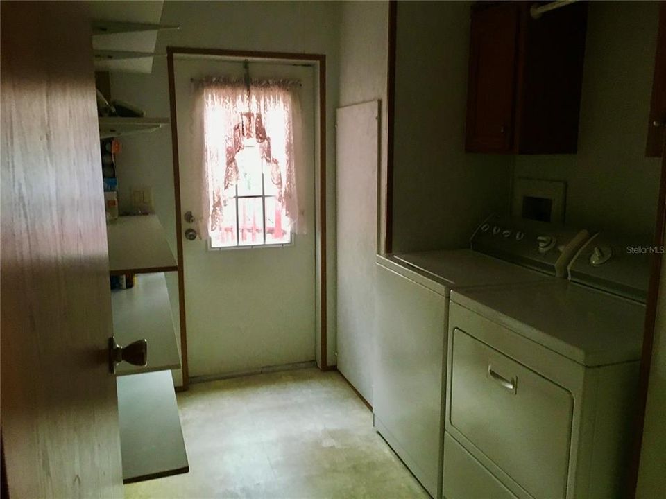 For Sale: $214,900 (4 beds, 2 baths, 1809 Square Feet)