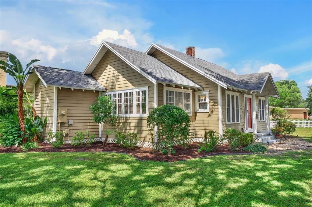 На продажу: $425,000 (2 спален, 2 ванн, 1215 Квадратных фут)