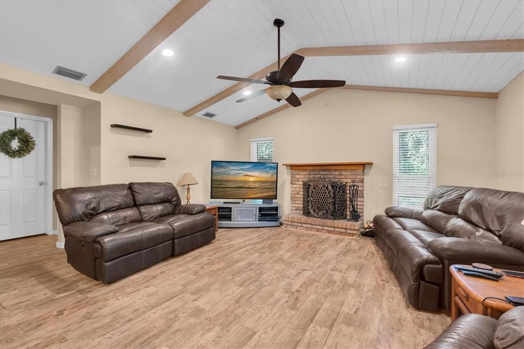For Sale: $624,900 (3 beds, 2 baths, 1810 Square Feet)
