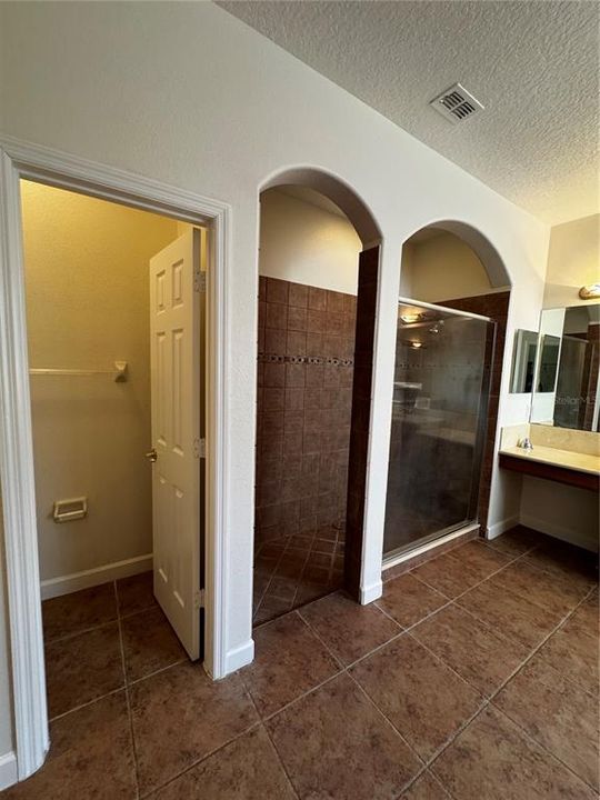 For Rent: $3,250 (4 beds, 4 baths, 3861 Square Feet)
