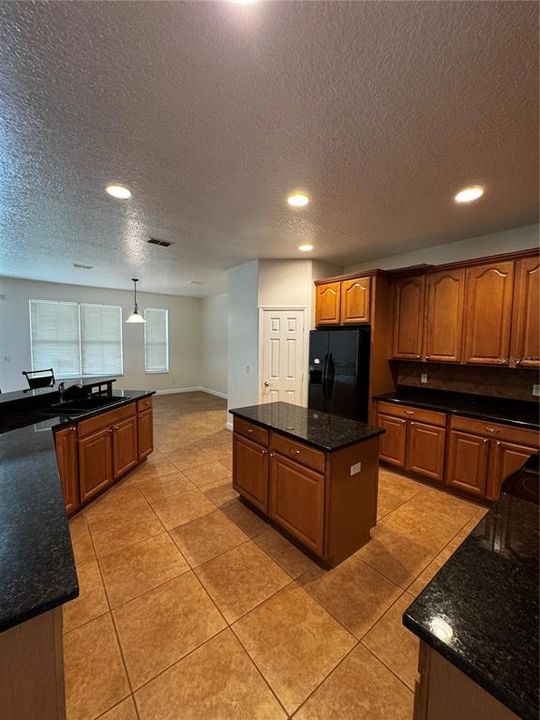 For Rent: $3,250 (4 beds, 4 baths, 3861 Square Feet)