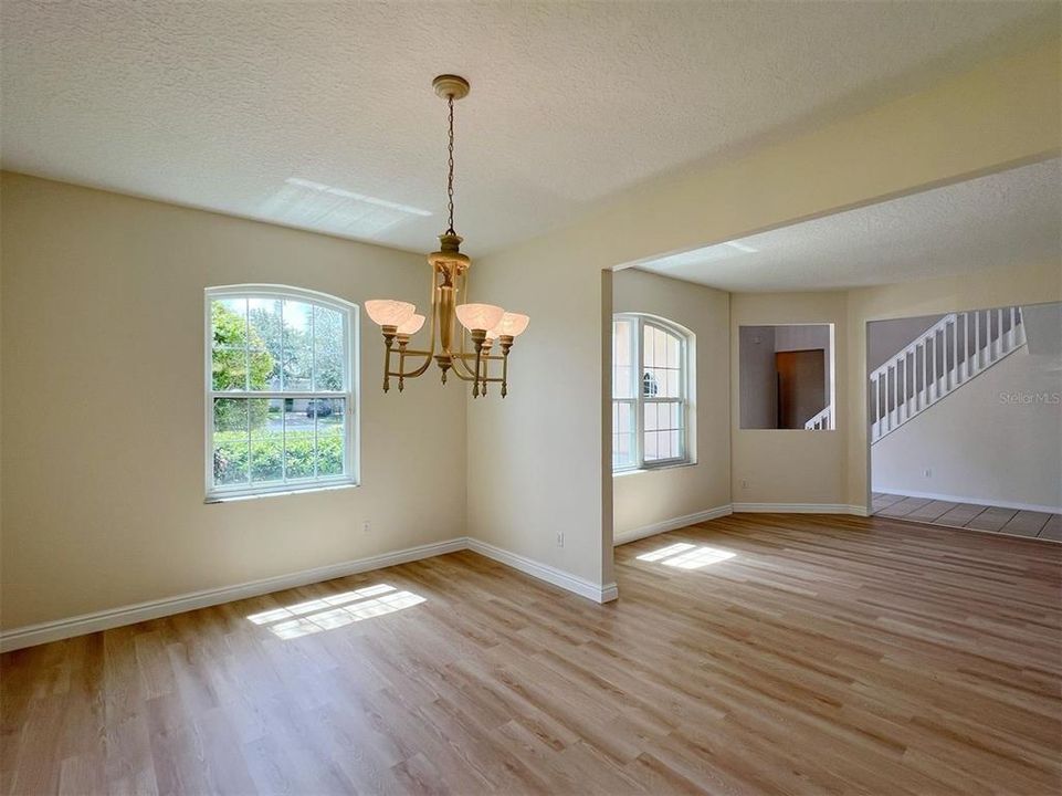 На продажу: $859,000 (5 спален, 5 ванн, 3935 Квадратных фут)