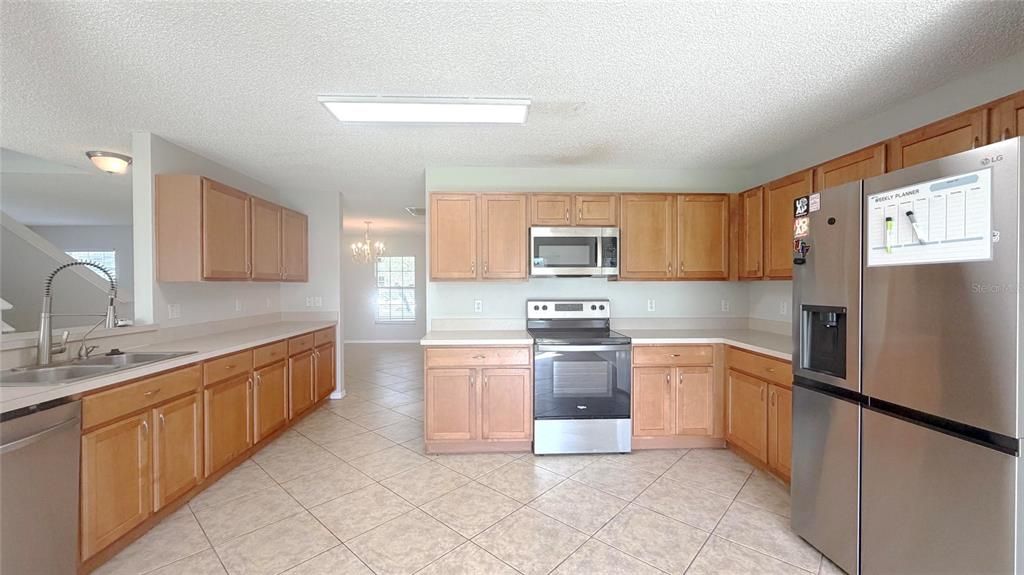For Sale: $599,500 (5 beds, 3 baths, 3214 Square Feet)