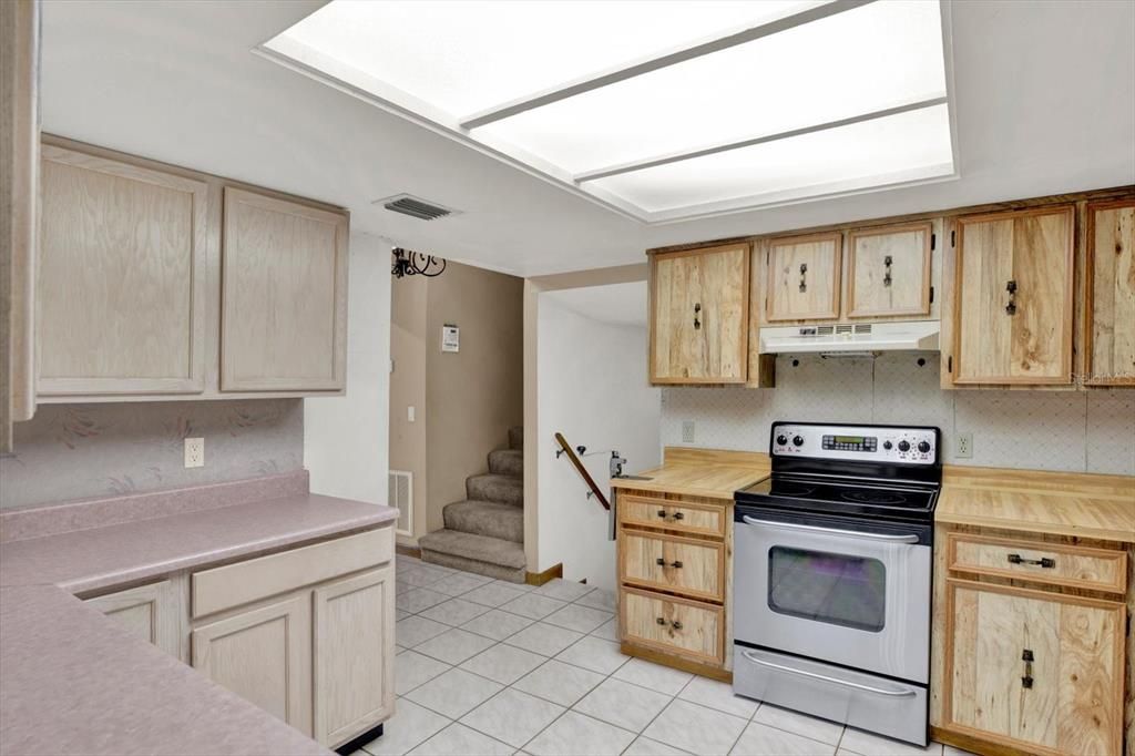 Active With Contract: $390,000 (4 beds, 2 baths, 1769 Square Feet)