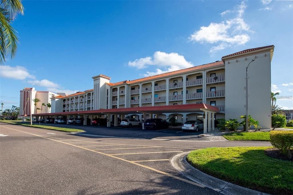 For Sale: $239,900 (2 beds, 2 baths, 1060 Square Feet)