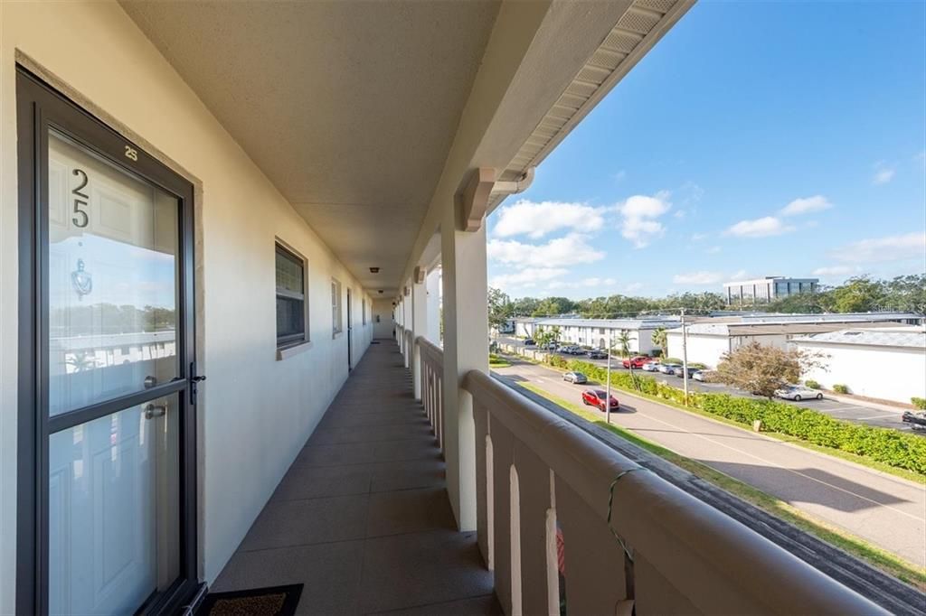 For Sale: $239,900 (2 beds, 2 baths, 1060 Square Feet)