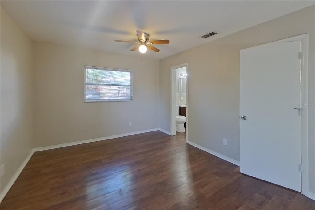 For Rent: $2,549 (3 beds, 2 baths, 1272 Square Feet)