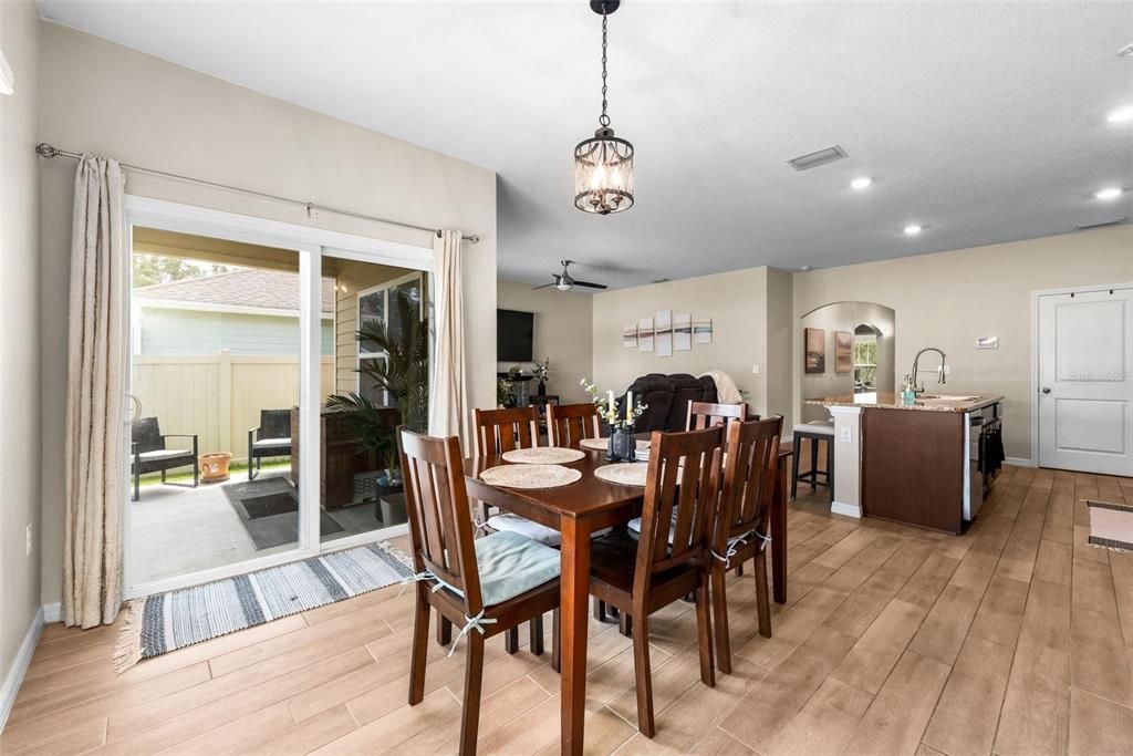 Active With Contract: $349,900 (3 beds, 2 baths, 1615 Square Feet)