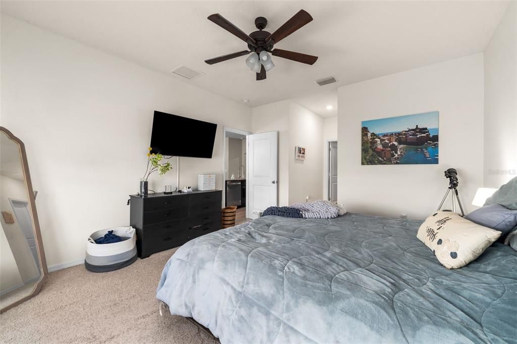 Active With Contract: $349,900 (3 beds, 2 baths, 1615 Square Feet)