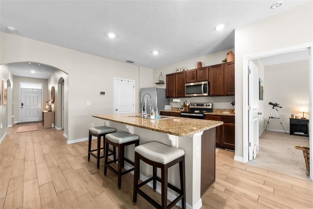 Active With Contract: $349,900 (3 beds, 2 baths, 1615 Square Feet)