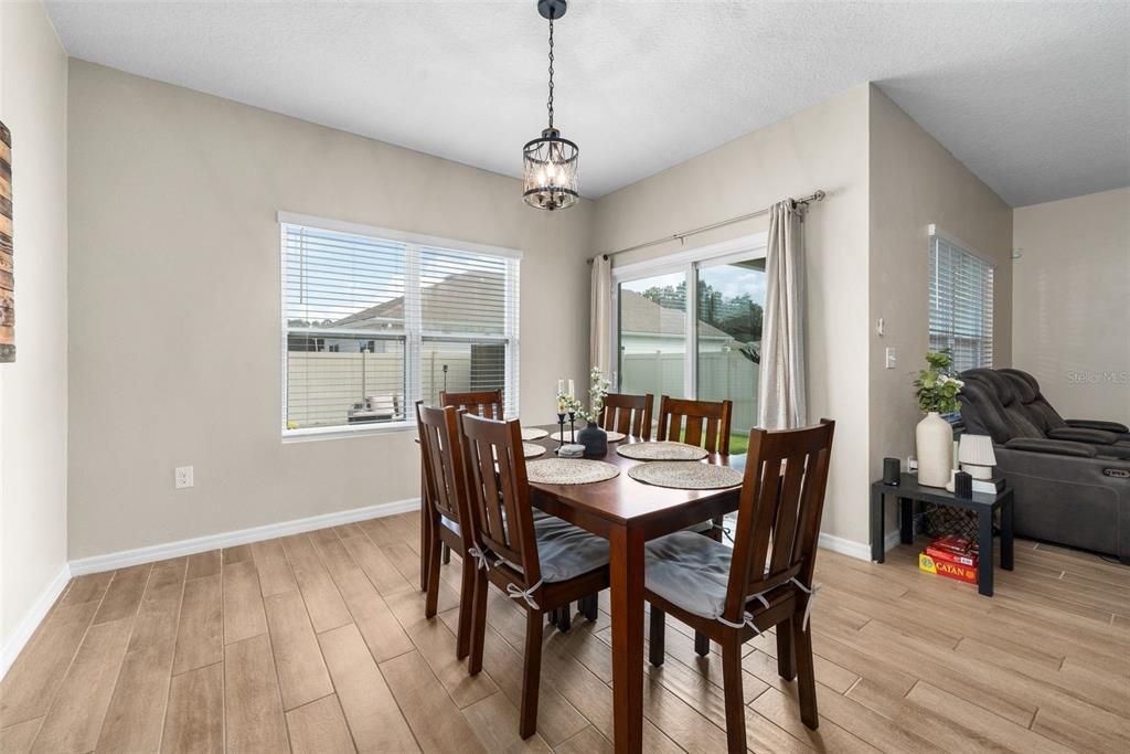 Active With Contract: $349,900 (3 beds, 2 baths, 1615 Square Feet)