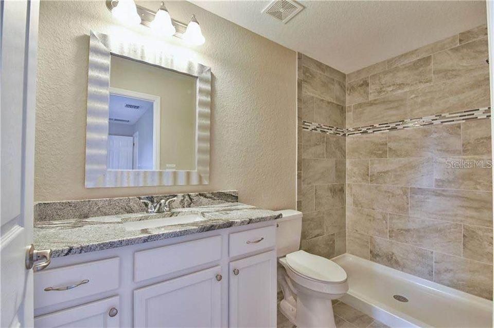 For Rent: $1,750 (3 beds, 2 baths, 1306 Square Feet)