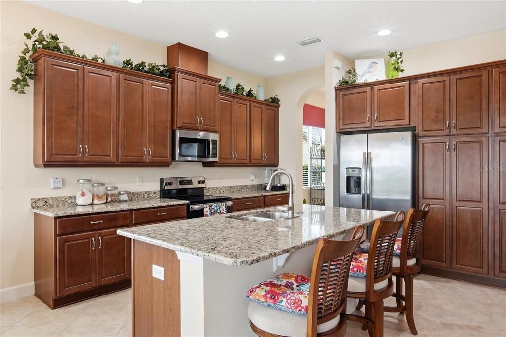 For Sale: $410,000 (2 beds, 2 baths, 1861 Square Feet)