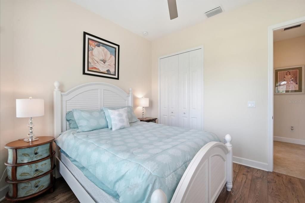 For Sale: $410,000 (2 beds, 2 baths, 1861 Square Feet)