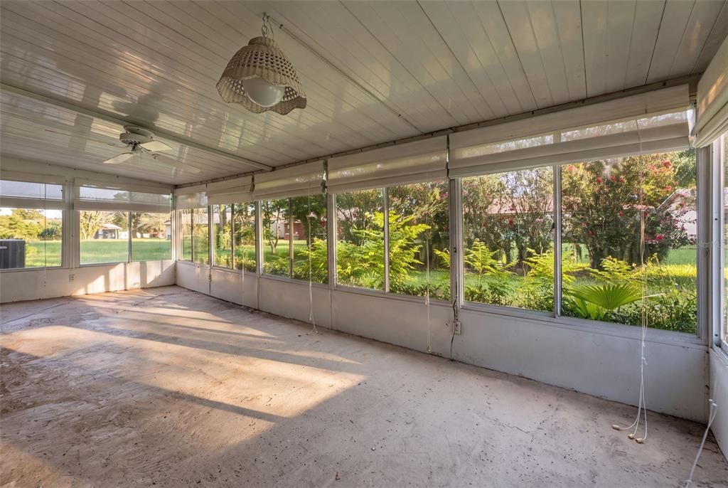На продажу: $399,900 (3 спален, 2 ванн, 1973 Квадратных фут)