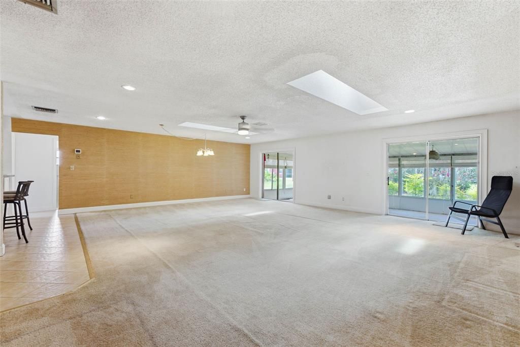 На продажу: $399,900 (3 спален, 2 ванн, 1973 Квадратных фут)