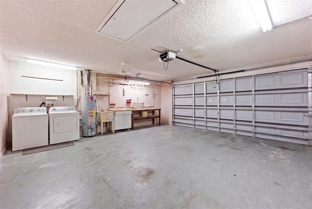 На продажу: $399,900 (3 спален, 2 ванн, 1973 Квадратных фут)