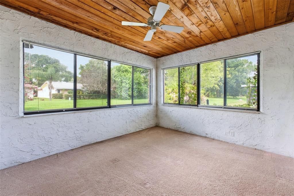 На продажу: $399,900 (3 спален, 2 ванн, 1973 Квадратных фут)