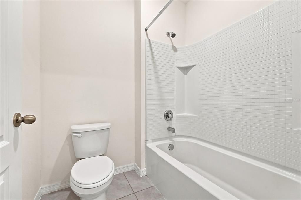 For Sale: $384,900 (5 beds, 3 baths, 2696 Square Feet)