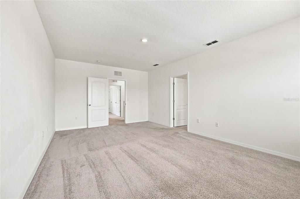 For Sale: $384,900 (5 beds, 3 baths, 2696 Square Feet)