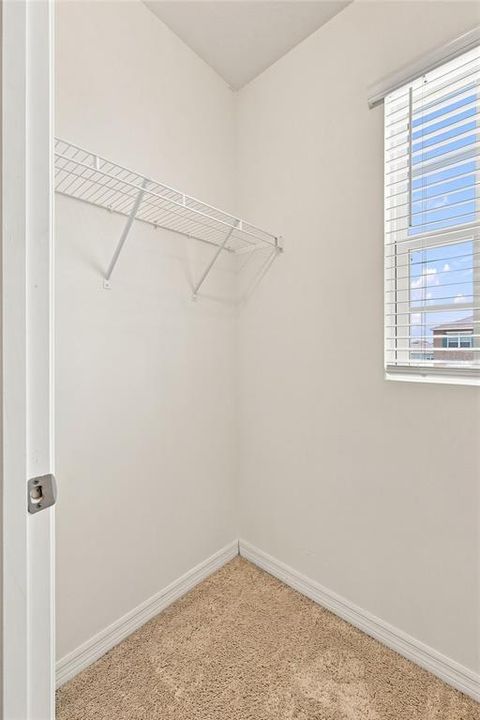 For Sale: $384,900 (5 beds, 3 baths, 2696 Square Feet)