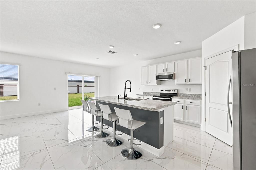For Sale: $384,900 (5 beds, 3 baths, 2696 Square Feet)