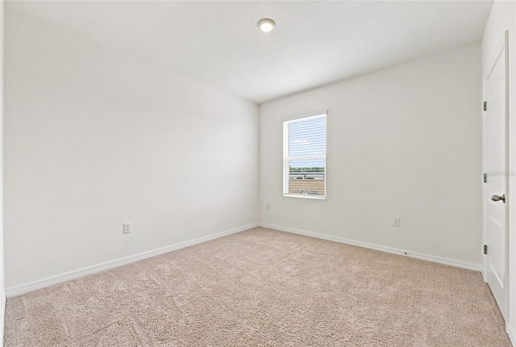 For Sale: $384,900 (5 beds, 3 baths, 2696 Square Feet)