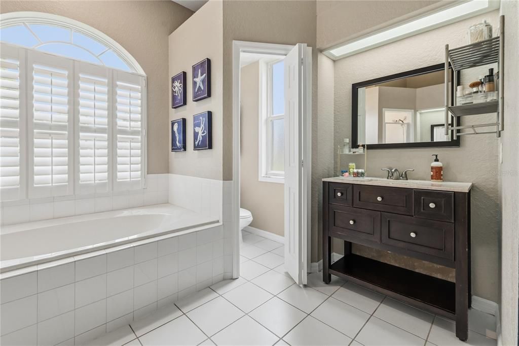 For Sale: $425,000 (4 beds, 2 baths, 2308 Square Feet)