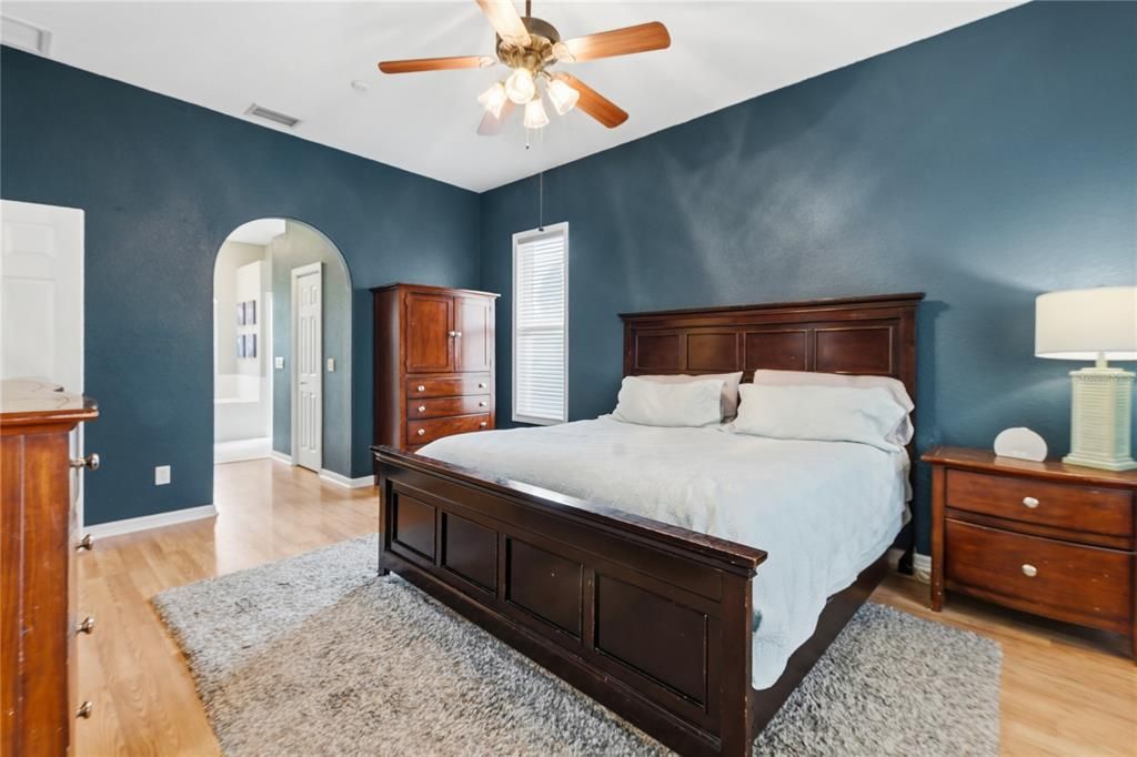 For Sale: $425,000 (4 beds, 2 baths, 2308 Square Feet)