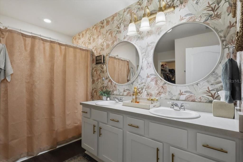 For Sale: $328,000 (4 beds, 2 baths, 1863 Square Feet)
