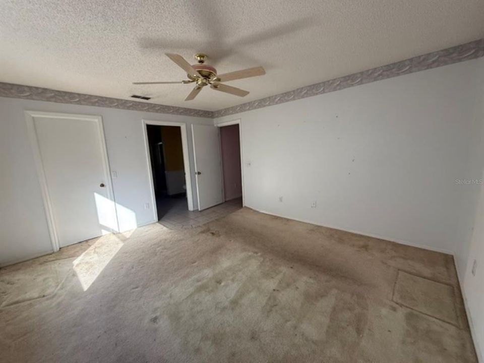 For Sale: $225,000 (3 beds, 2 baths, 1392 Square Feet)