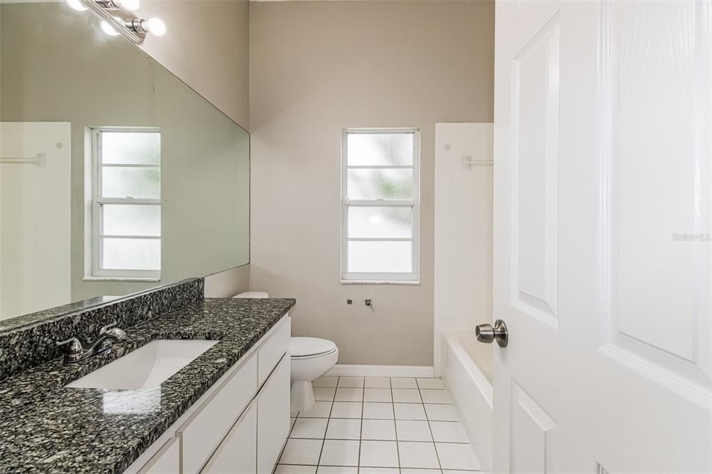 En Venta: $425,000 (3 camas, 2 baños, 2042 Pies cuadrados)