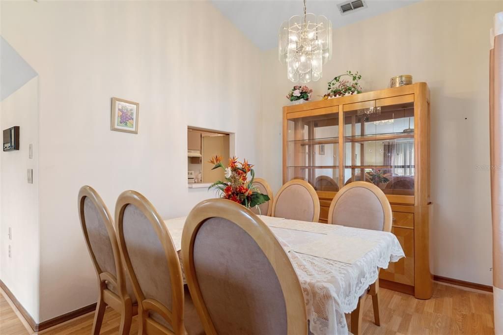 En Venta: $279,900 (3 camas, 2 baños, 1587 Pies cuadrados)