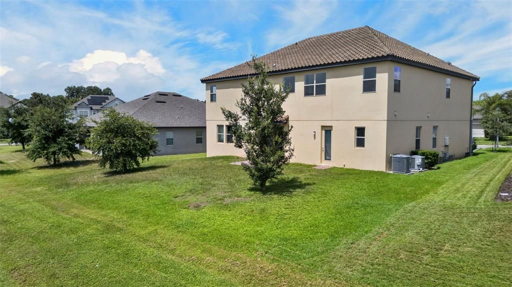 For Sale: $795,000 (5 beds, 4 baths, 4850 Square Feet)